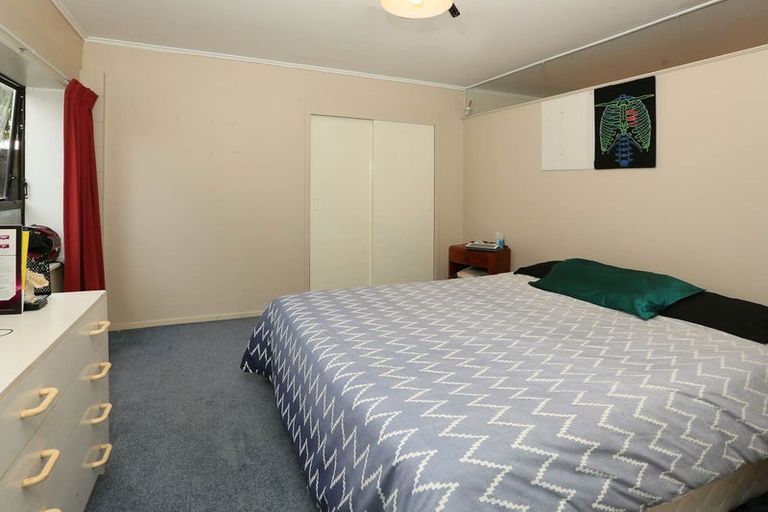 Photo of property in 14a Bridge Avenue, Te Atatu South, Auckland, 0610
