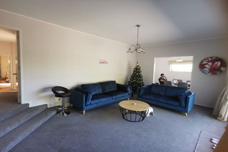 Photo of property in 30 Saddleback Rise, Murrays Bay, Auckland, 0630