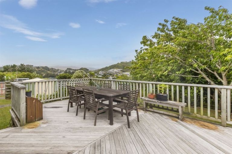 Photo of property in 128 Kahu Road, Paremata, Porirua, 5024