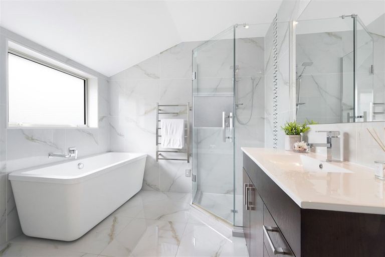 Photo of property in 30a Seaview Road, Glenfield, Auckland, 0629