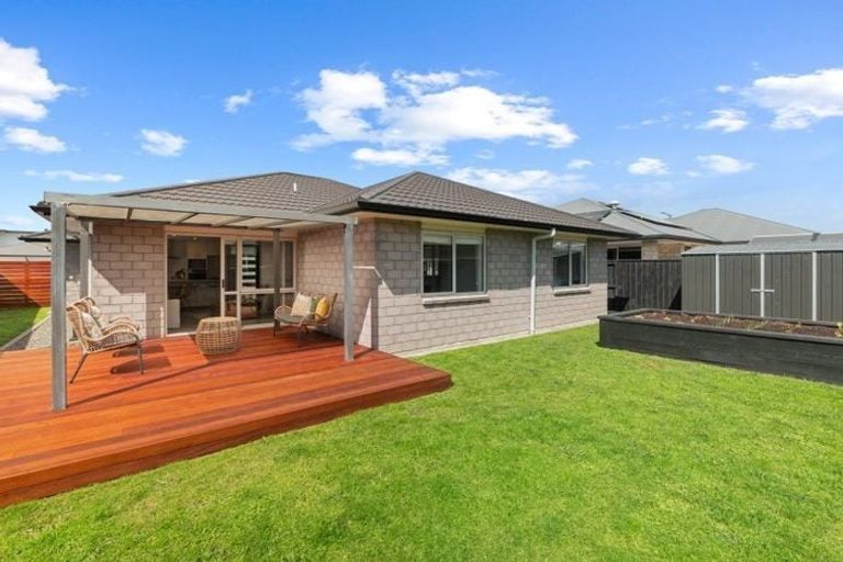 Photo of property in 114 Penetaka Heights, Pyes Pa, Tauranga, 3112