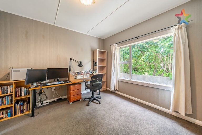 Photo of property in 8 Golf Road, Manor Park, Lower Hutt, 5019