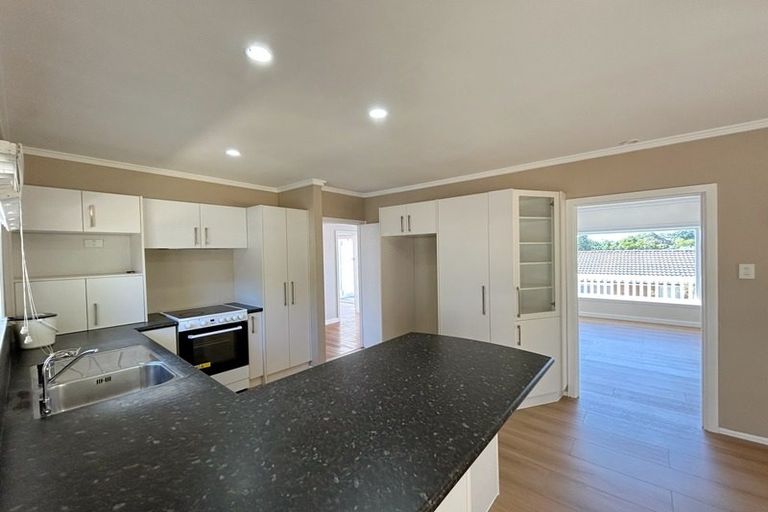 Photo of property in 121 Stredwick Drive, Torbay, Auckland, 0630