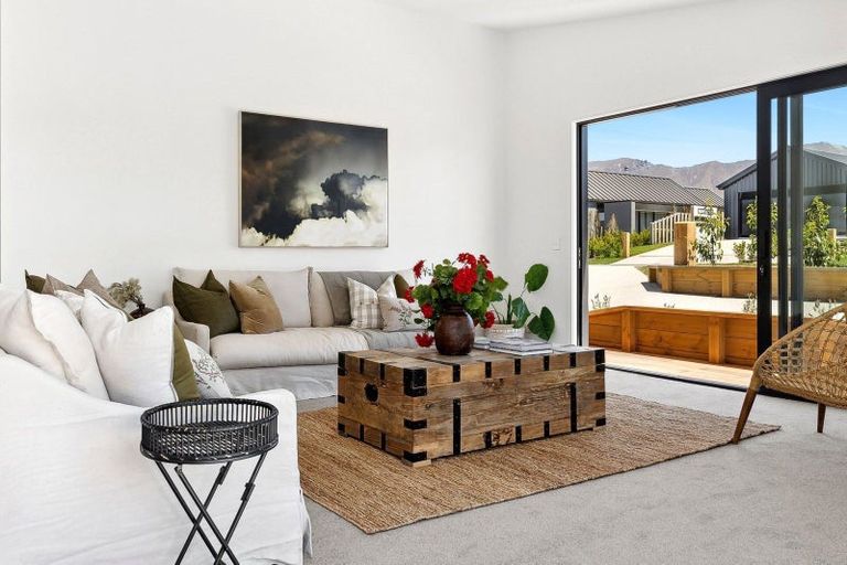 Photo of property in Northlake, 10 Linnburn Road, Wanaka, 9305