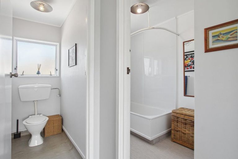 Photo of property in 25 Crispe Road, Clarks Beach, 2122