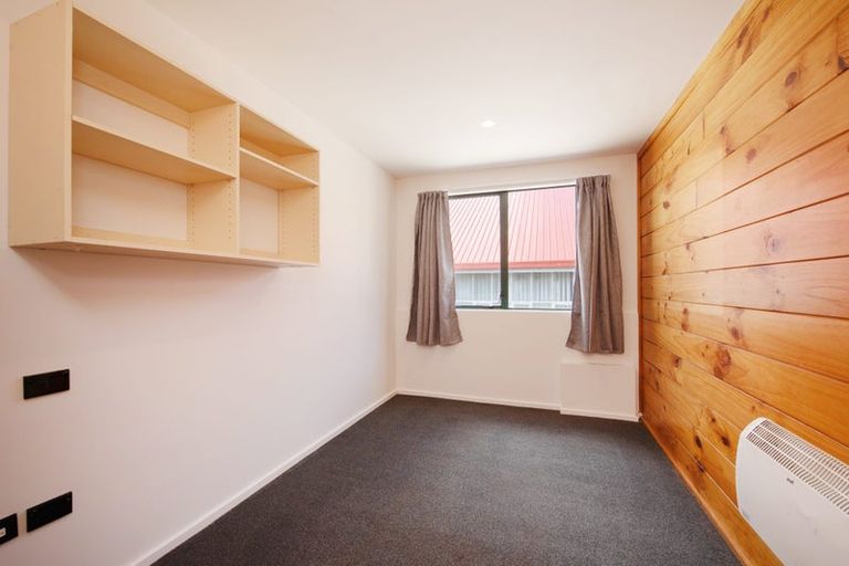 Photo of property in Te Awhina Apartments, 17/22 Sussex Street, Mount Cook, Wellington, 6021