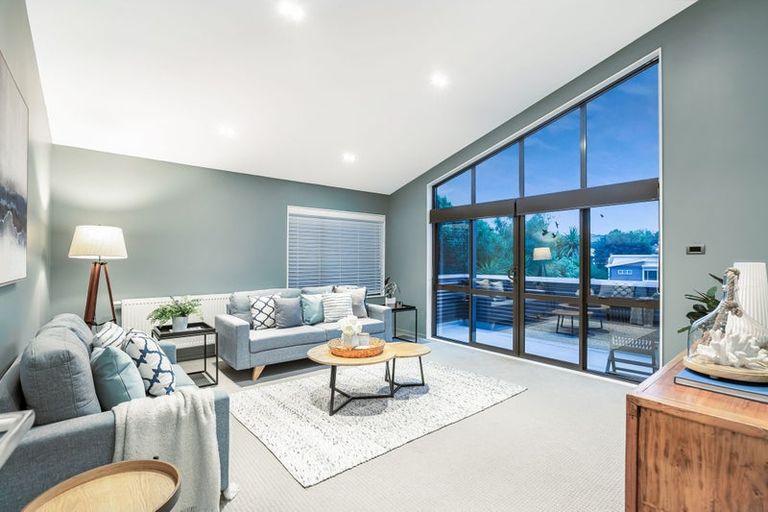 Photo of property in 37 Navigation Drive, Whitby, Porirua, 5024