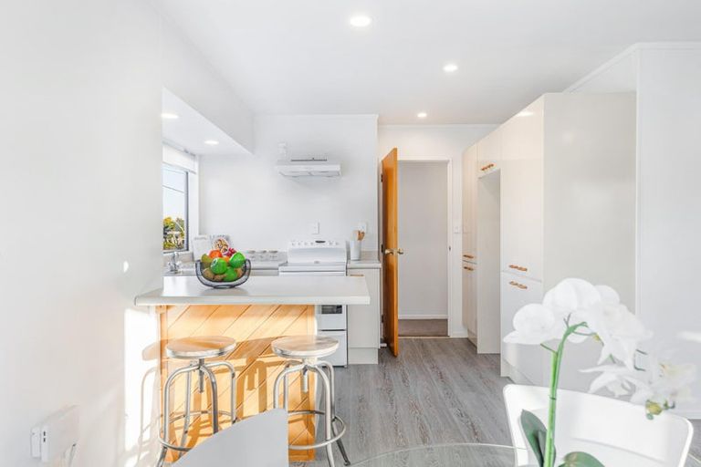 Photo of property in 24a New Windsor Road, Avondale, Auckland, 0600