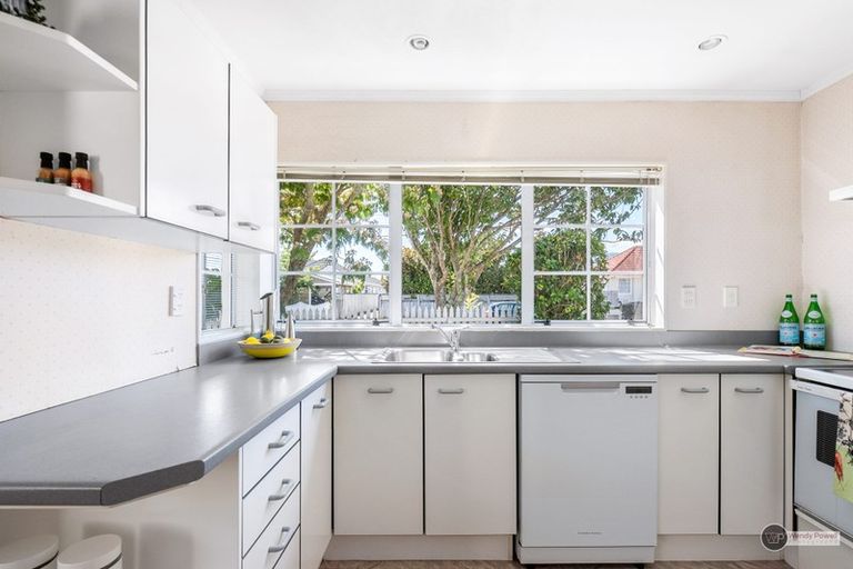 Photo of property in 8 Fraser Crescent, Elderslea, Upper Hutt, 5018