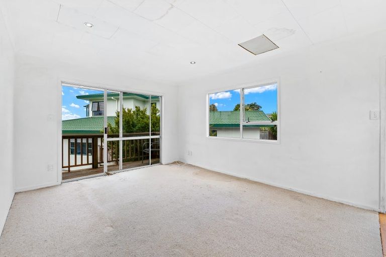 Photo of property in 2a Holiday Road, Stanmore Bay, Whangaparaoa, 0932
