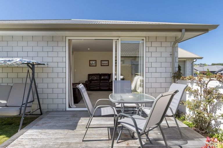 Photo of property in 27 Puhirake Crescent, Pyes Pa, Tauranga, 3112