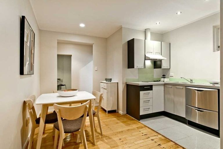 Photo of property in 456 Beach Road, Murrays Bay, Auckland, 0630