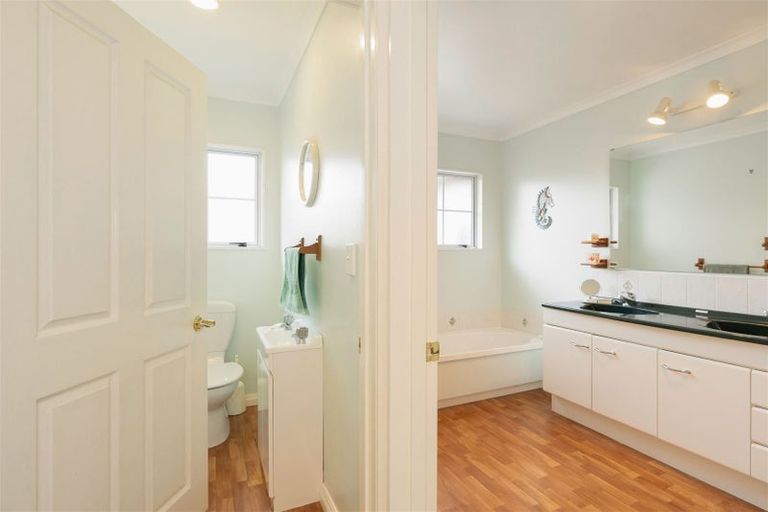 Photo of property in 3 Harry Shaw Way, Raumati South, Paraparaumu, 5032