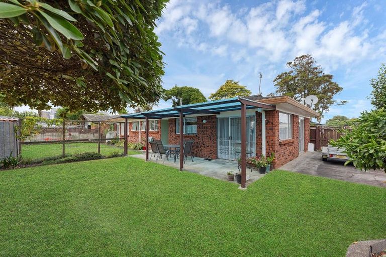 Photo of property in 5 Kirrama Place, Conifer Grove, Takanini, 2112