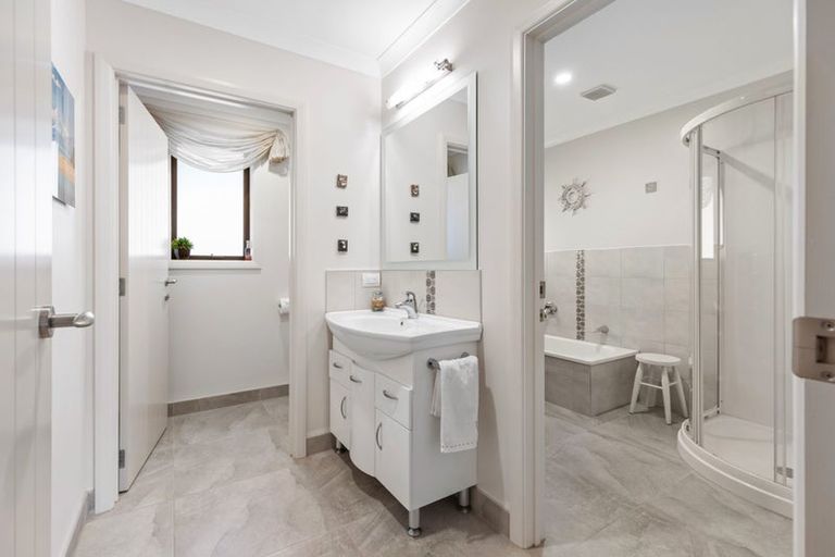 Photo of property in 55 Mortlake Heights, Pyes Pa, Tauranga, 3112