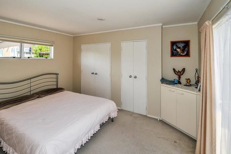 Photo of property in 1/33 Kiteroa Terrace, Rothesay Bay, Auckland, 0630