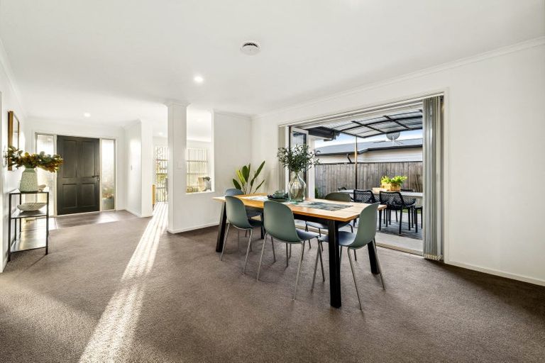 Photo of property in 31 Rochfort Crescent, Pyes Pa, Tauranga, 3112