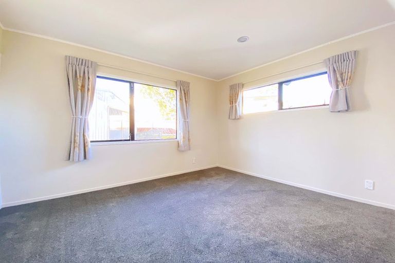 Photo of property in 9 Kopu Place, Clendon Park, Auckland, 2103