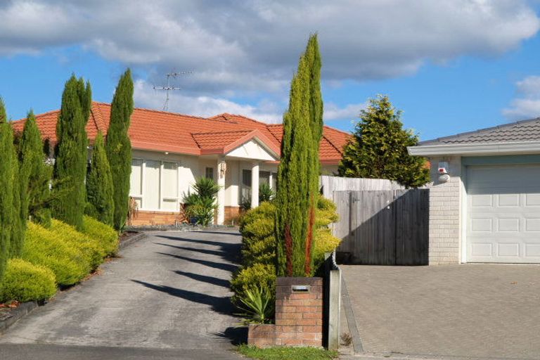 Photo of property in 11 Bampton Rise, Northpark, Auckland, 2013
