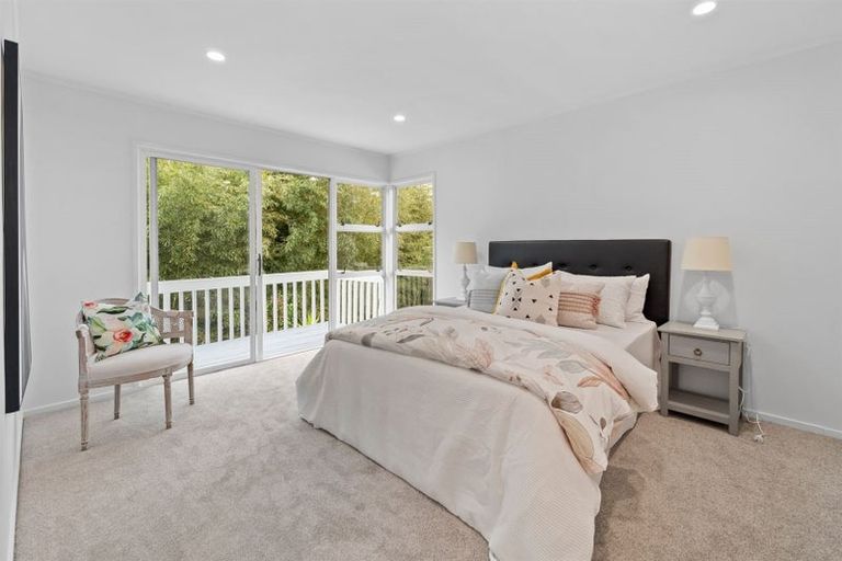 Photo of property in 18 Archers Road, Glenfield, Auckland, 0629
