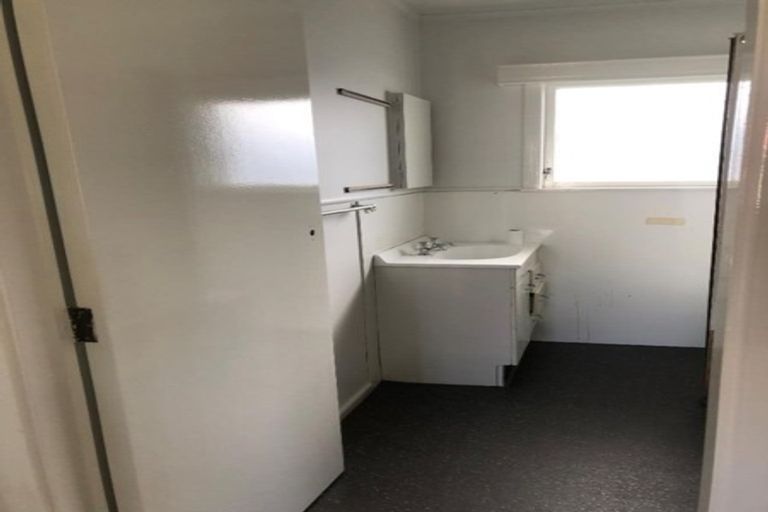 Photo of property in 19a Hinau Street, Woburn, Lower Hutt, 5010