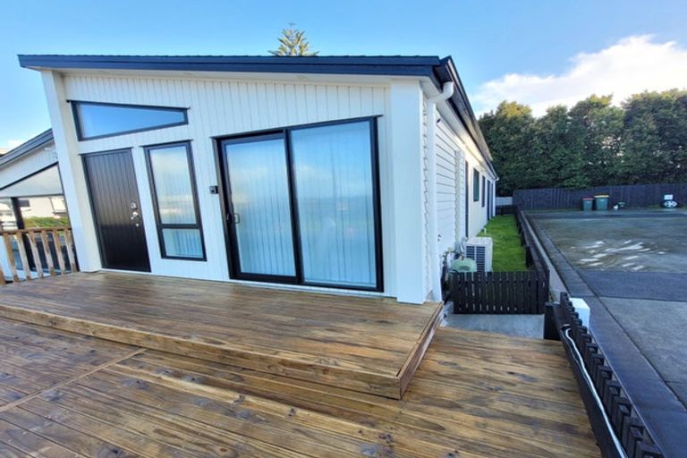 Photo of property in 3a Matakohe Road, Westgate, Auckland, 0814