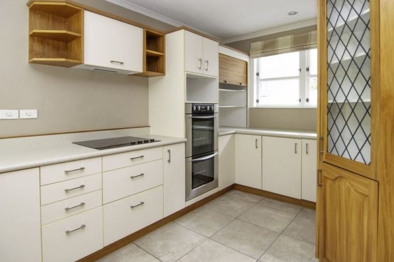 Photo of property in 18 Churchill Avenue, Hokowhitu, Palmerston North, 4410