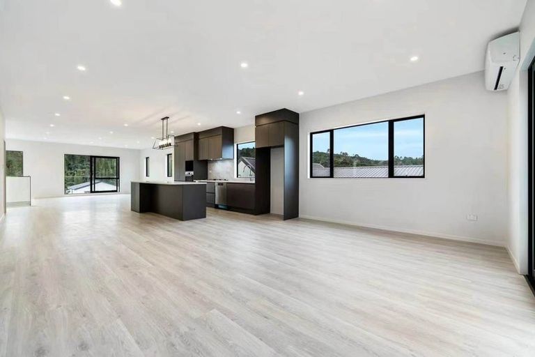 Photo of property in 72 Pacific Heights Road, Orewa, 0931
