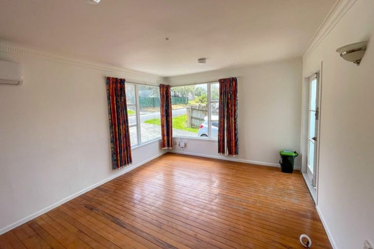 Photo of property in 34 Chislehurst Street, Henderson, Auckland, 0612
