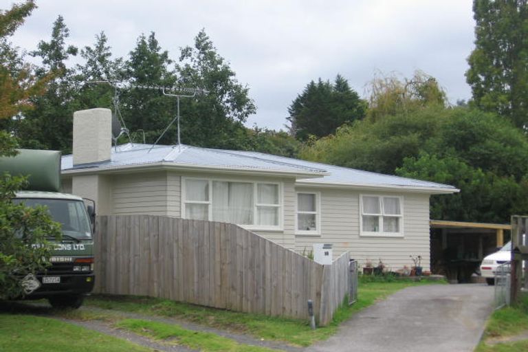 Photo of property in 18 Ivy Place, Birkdale, Auckland, 0626
