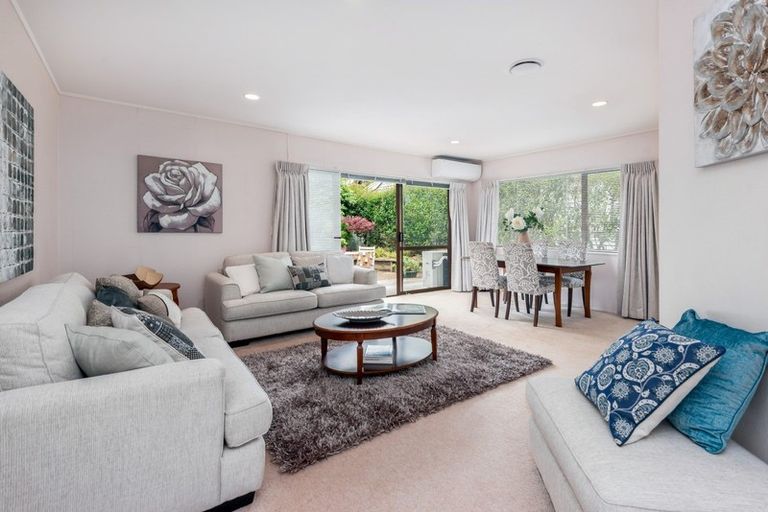 Photo of property in 2/24 Parkhill Road, Mellons Bay, Auckland, 2014