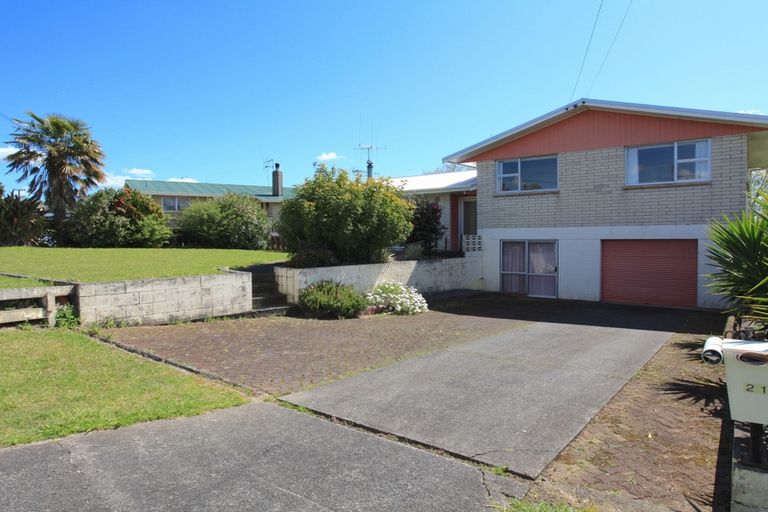 Photo of property in 21 Mcvie Road, Huntly, 3700