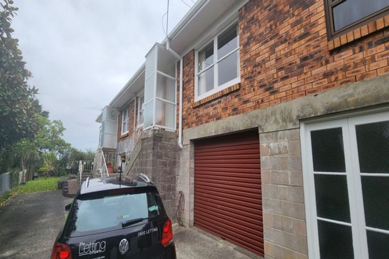 Photo of property in 2/31 Beatrice Avenue, Hillcrest, Auckland, 0627