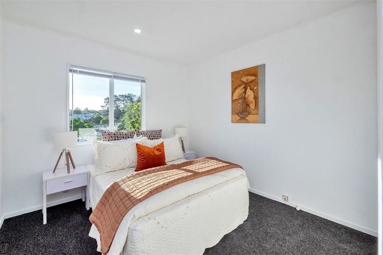 Photo of property in 38 Alidade Place, Massey, Auckland, 0614