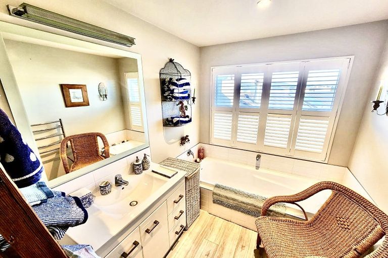 Photo of property in 1 Simeon Quay, Lyttelton, 8082