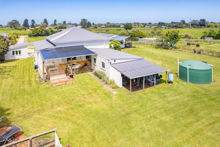 Photo of property in 23 Waitangi Road, Waverley, 4592
