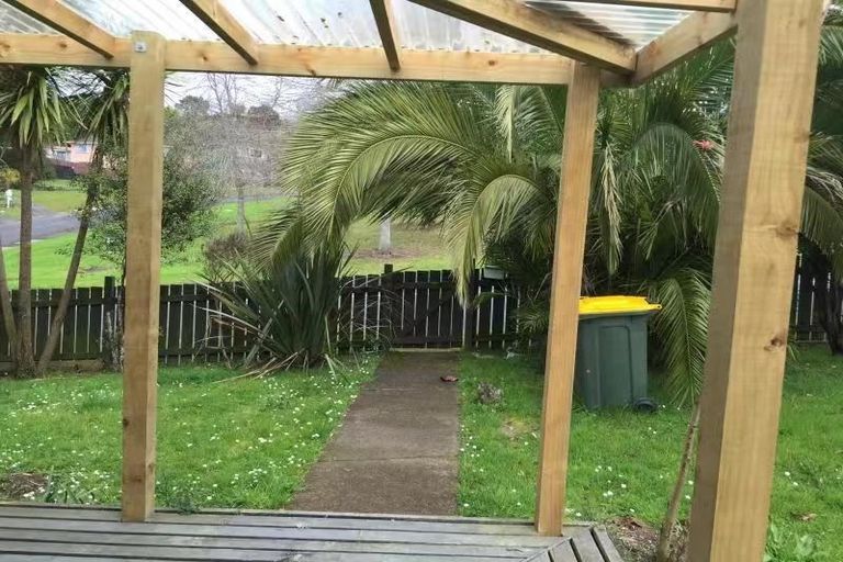 Photo of property in 96 Reynella Drive, Massey, Auckland, 0614