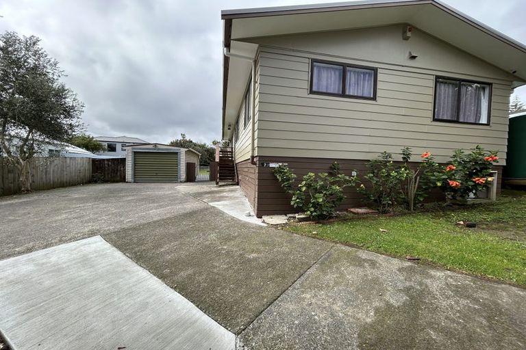 Photo of property in 13 Farwood Drive, Henderson, Auckland, 0612