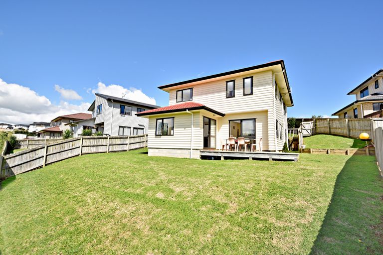 Photo of property in 117 Keri Vista Rise, Papakura, 2110