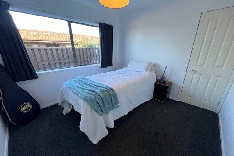 Photo of property in 32 Jillteresa Crescent, Half Moon Bay, Auckland, 2012