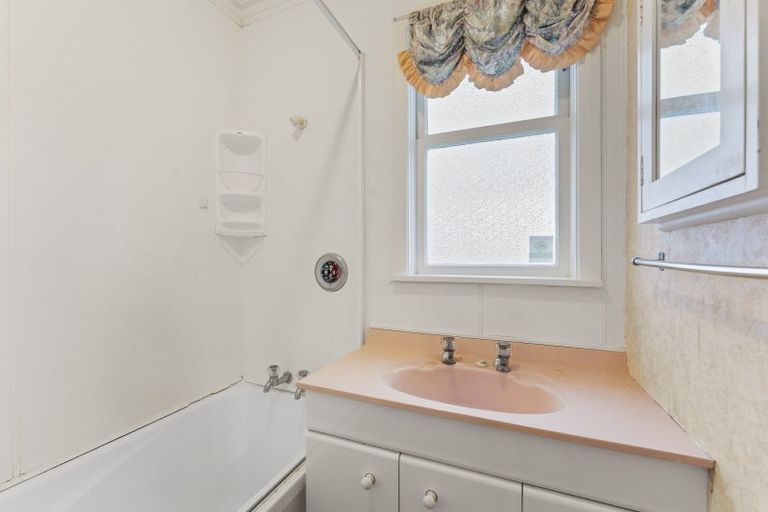 Photo of property in 81 Bartholomew Road, Levin, 5510