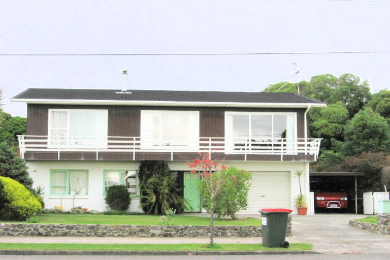 Photo of property in 96 Ngaio Road, Waikanae, 5036