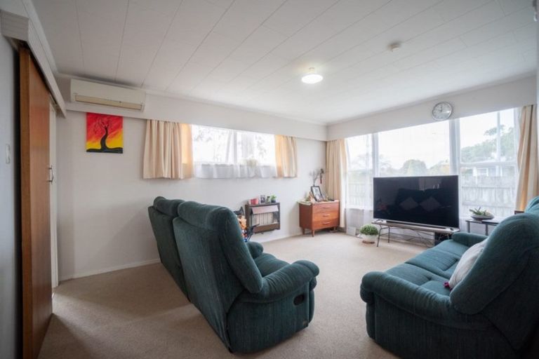 Photo of property in 2 Hartley Place, Awapuni, Palmerston North, 4412