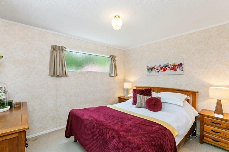 Photo of property in 12/2 Burdendale Grove, Churton Park, Wellington, 6037