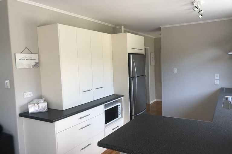 Photo of property in 53 William Street, Waikanae Beach, Waikanae, 5036