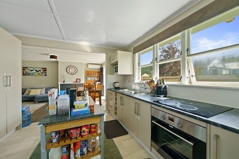 Photo of property in 306 George Street, Stokes Valley, Lower Hutt, 5019