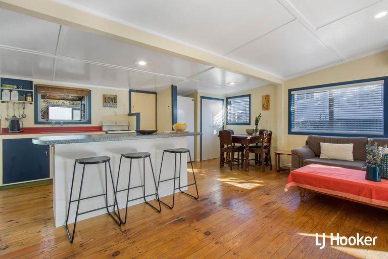 Photo of property in 106 Dillon Street, Waihi Beach, 3611