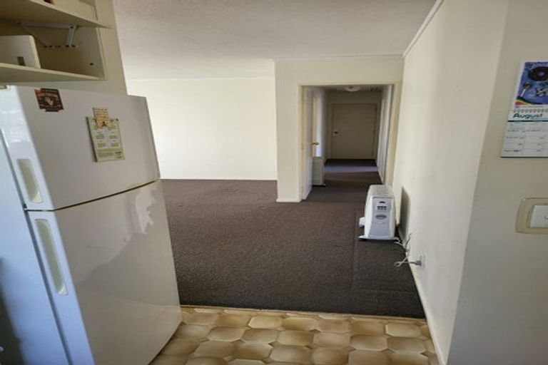 Photo of property in 8/169 Whites Line East, Waiwhetu, Lower Hutt, 5010