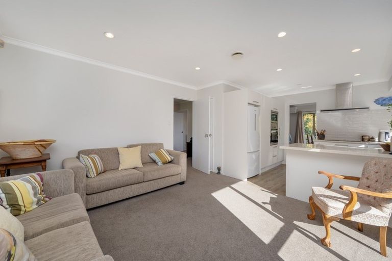 Photo of property in 26 Gillett Place, Botany Downs, Auckland, 2014