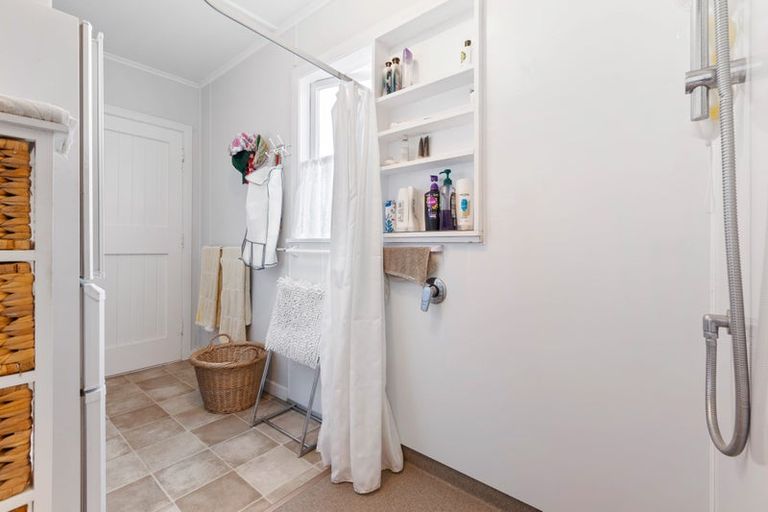 Photo of property in 1/5 Rainsford Street, Moturoa, New Plymouth, 4310